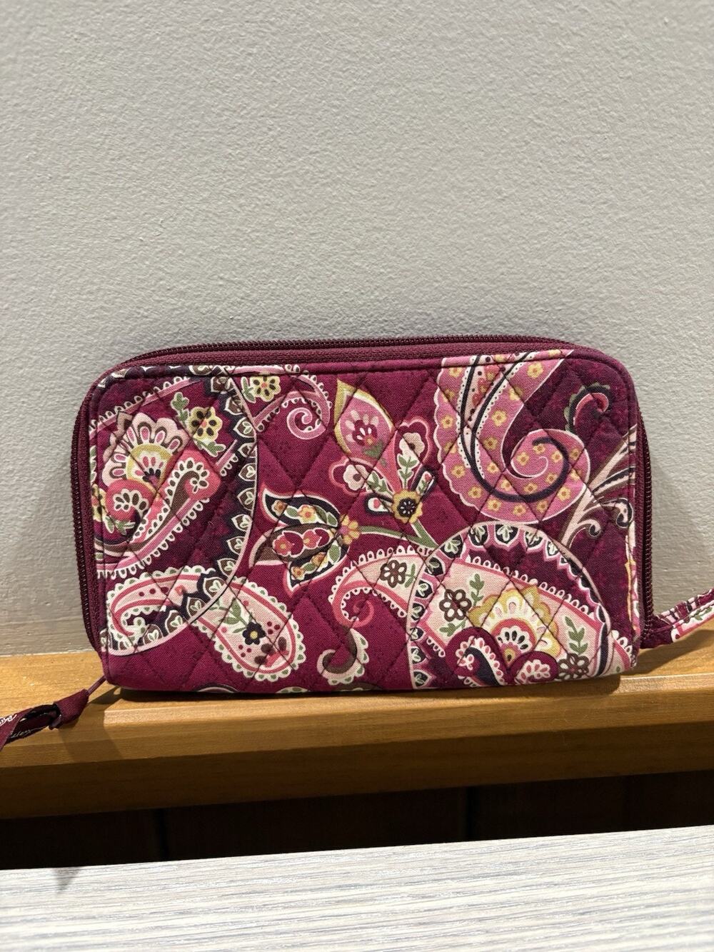 Vera Bradley Zip Around Wristlet Wallet Burgundy Pink Paisley Quilted Organizer